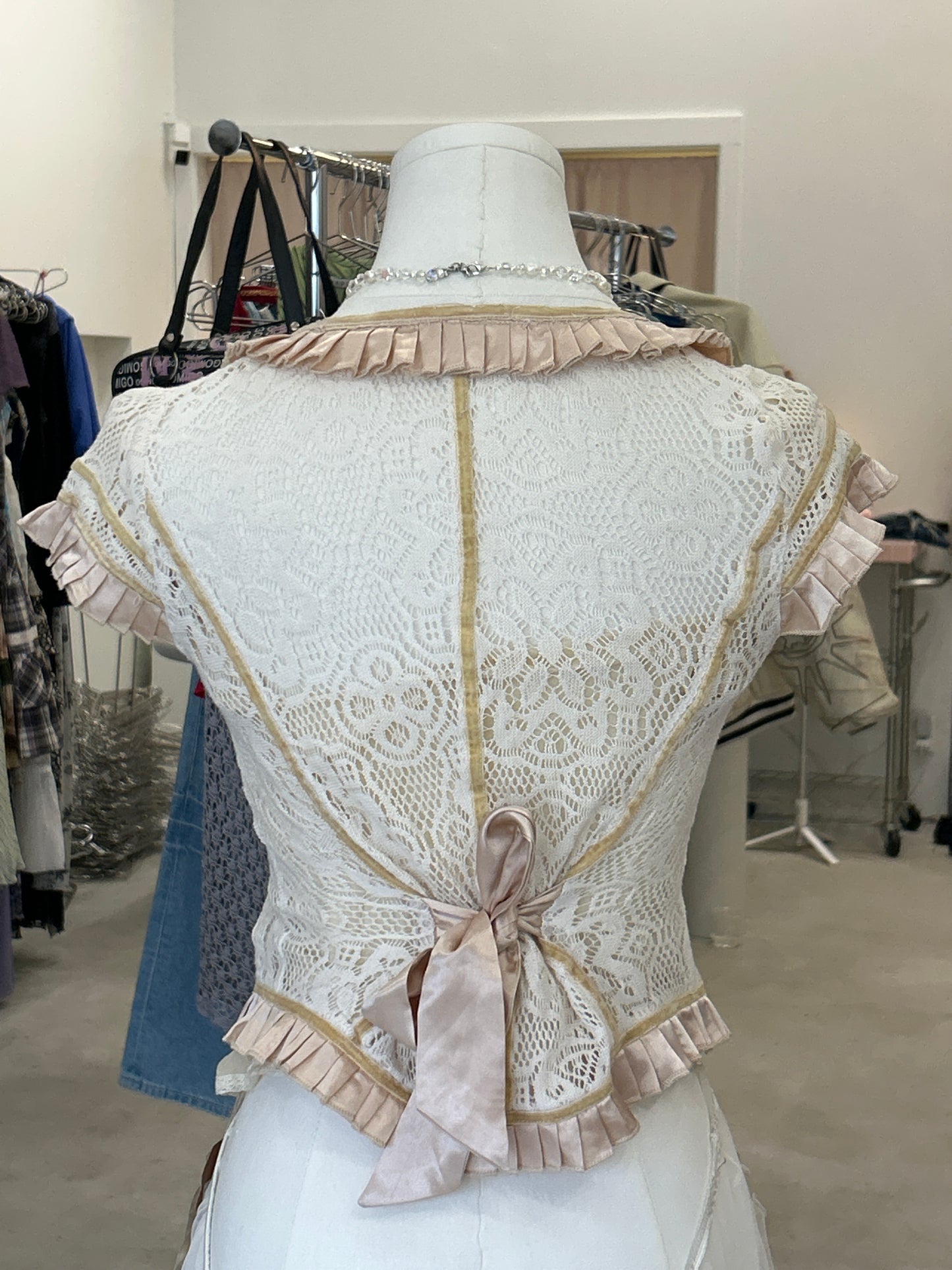 Dear Ann underbust lace cap sleeve top