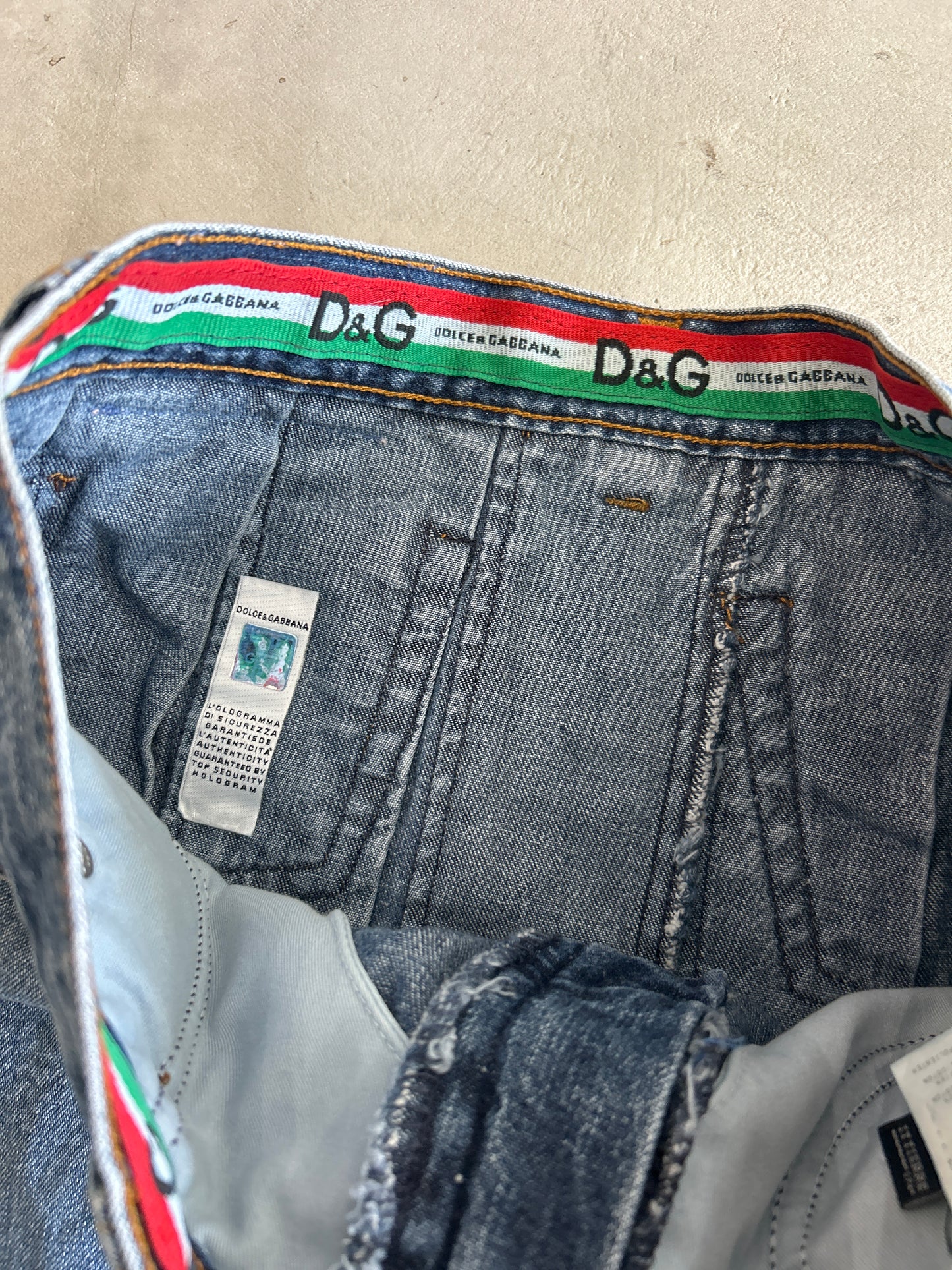 D&G denim skirt w/ pleating on back