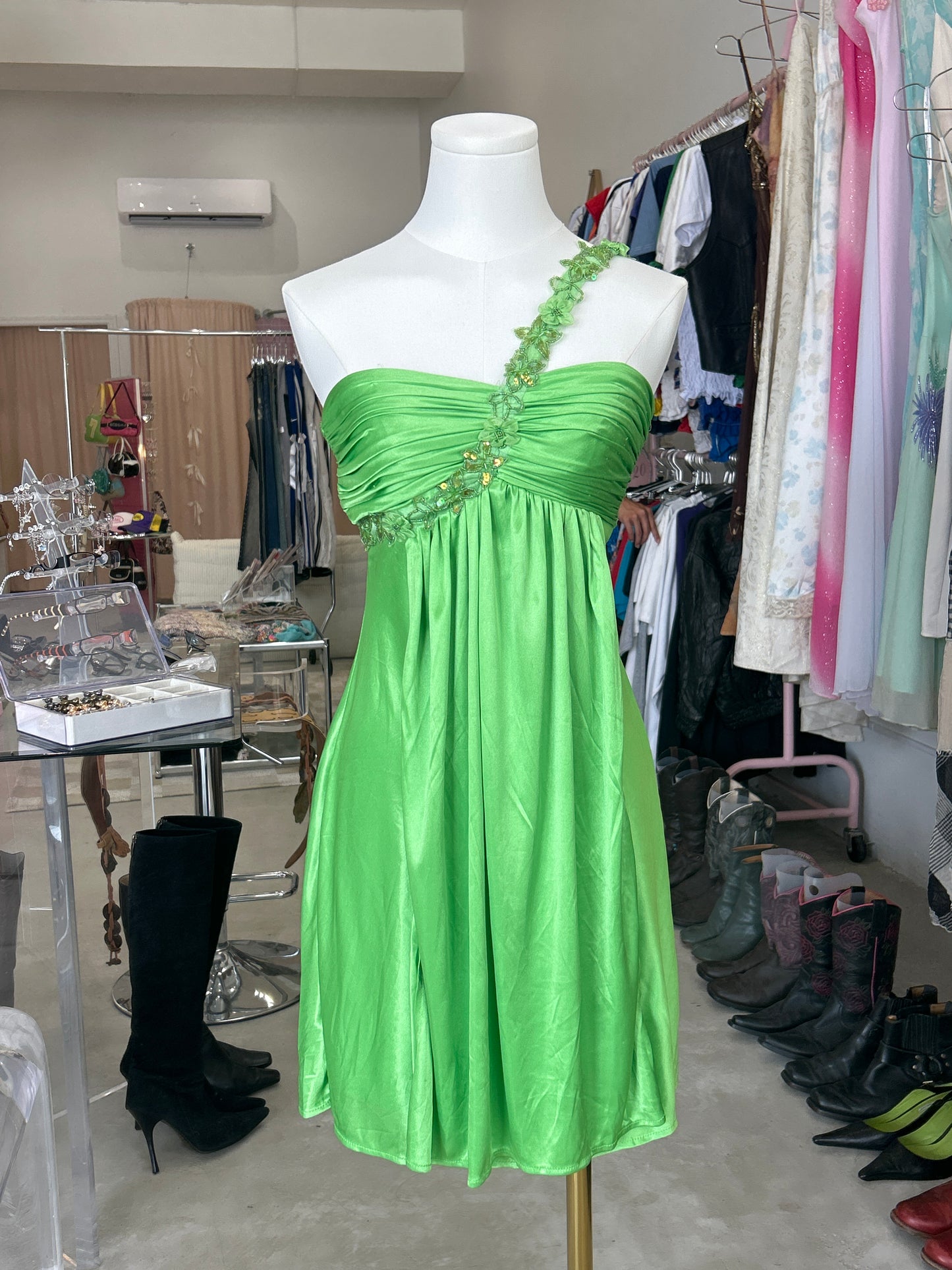 Morgan & Co. lime green homecoming dress