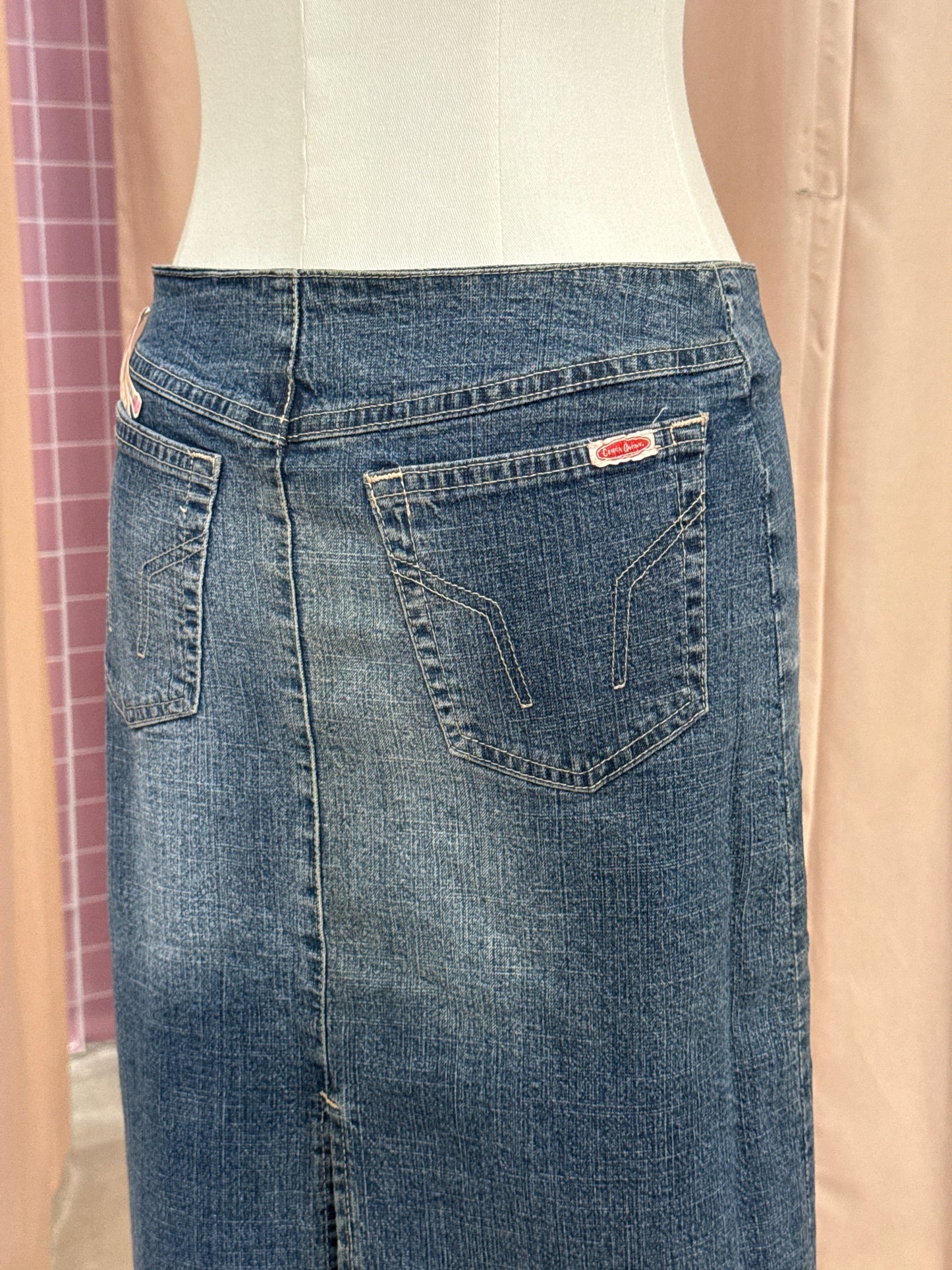 low rise buckle denim midi skirt