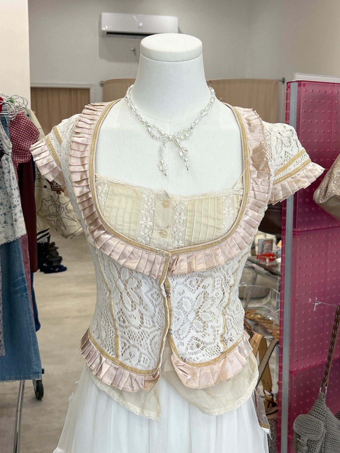 Dear Ann underbust lace cap sleeve top