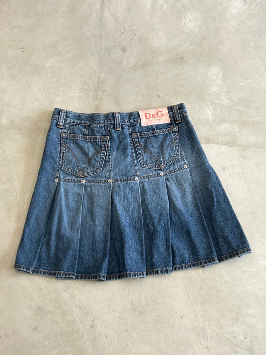 D&G denim skirt w/ pleating on back