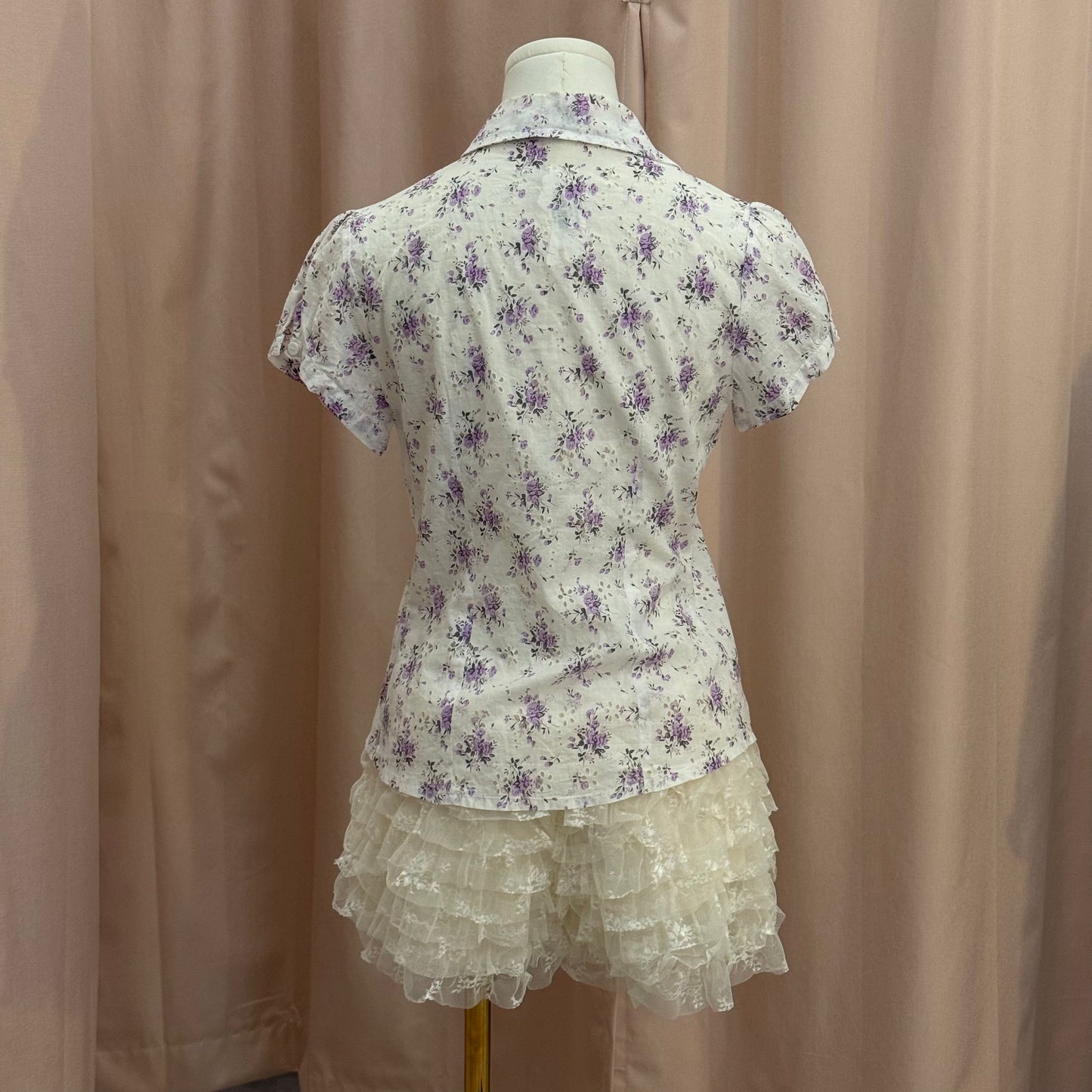 floral eyelet fitted button up top