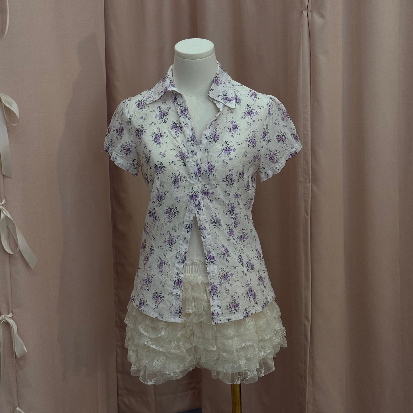 floral eyelet fitted button up top